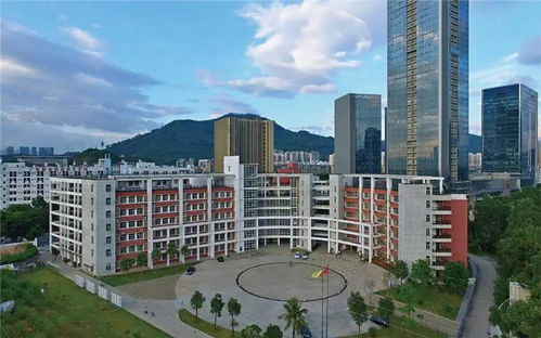 準(zhǔn)大學(xué)生 你要讀的大學(xué)有多大 這所學(xué)校竟然要搭公交去上課 刷新你認(rèn)知